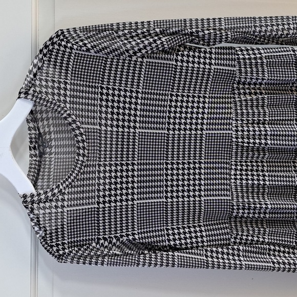 Lily Rose Houndstooth Tiered A-Line Flowy  Stretch Chic Long Sleeve Mini Dress - Picture 2 of 12